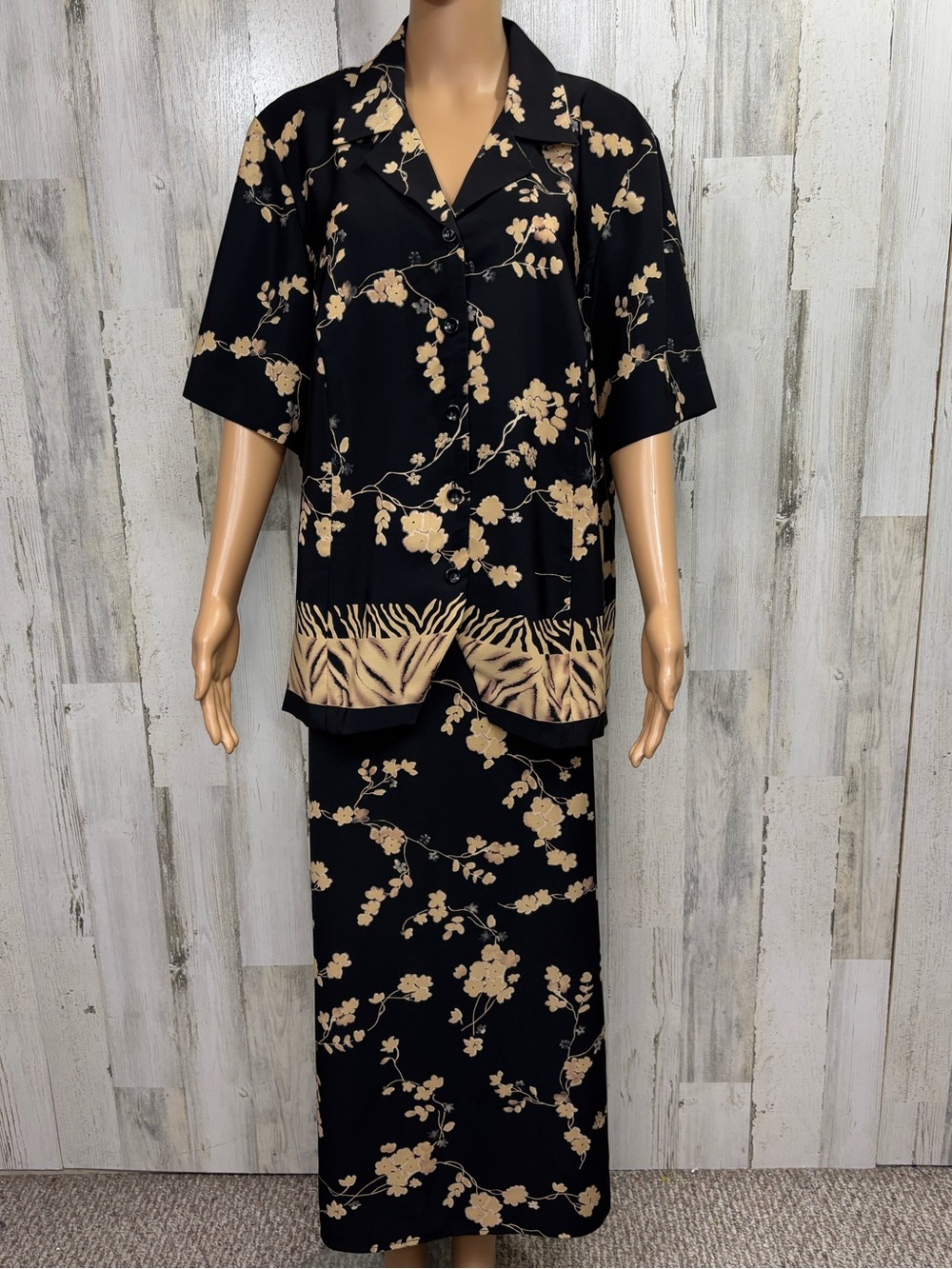 Joan Leslie‎ Vintage Plus Size Black and Beige Floral Two-Piece Skirt Set